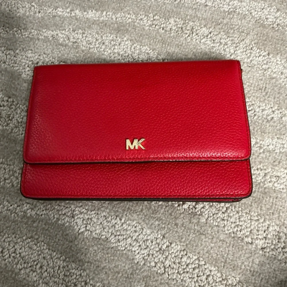 Michael Kors Leather Wallet with removable (Red Braided/Custom Faux Pearl chain - Picture 2 of 14